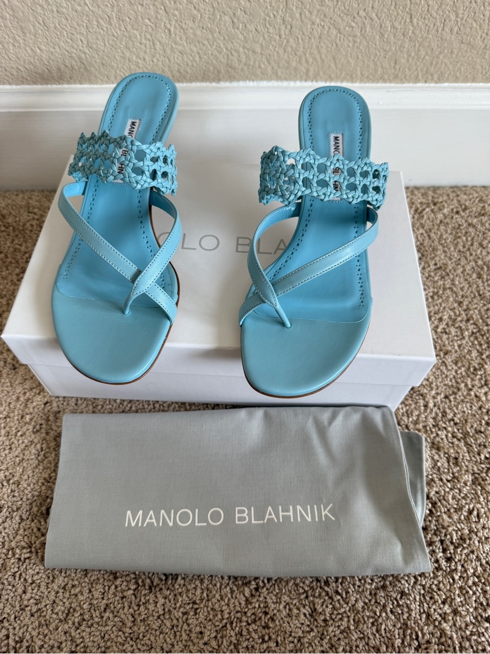 NEW Manolo Blahnik Turquoise Nappa Leather Sandals Heels Size 40